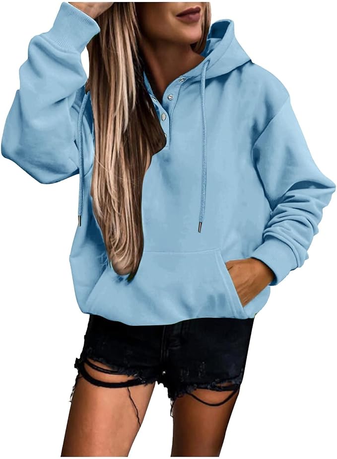 Verpassen Sie nicht den Trend: Der Kapuzenpullover mit Knopfleiste